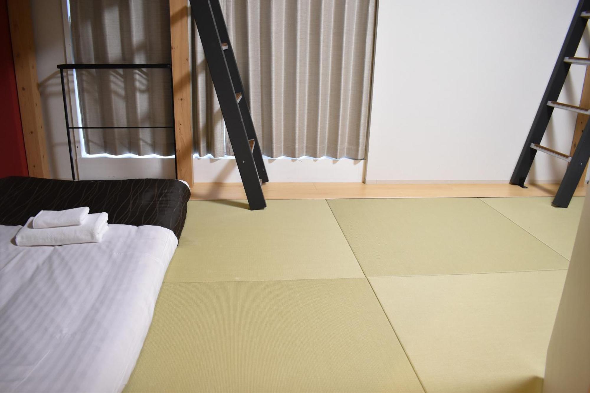 Shinsaibashi House Hotel Osaka Phòng bức ảnh