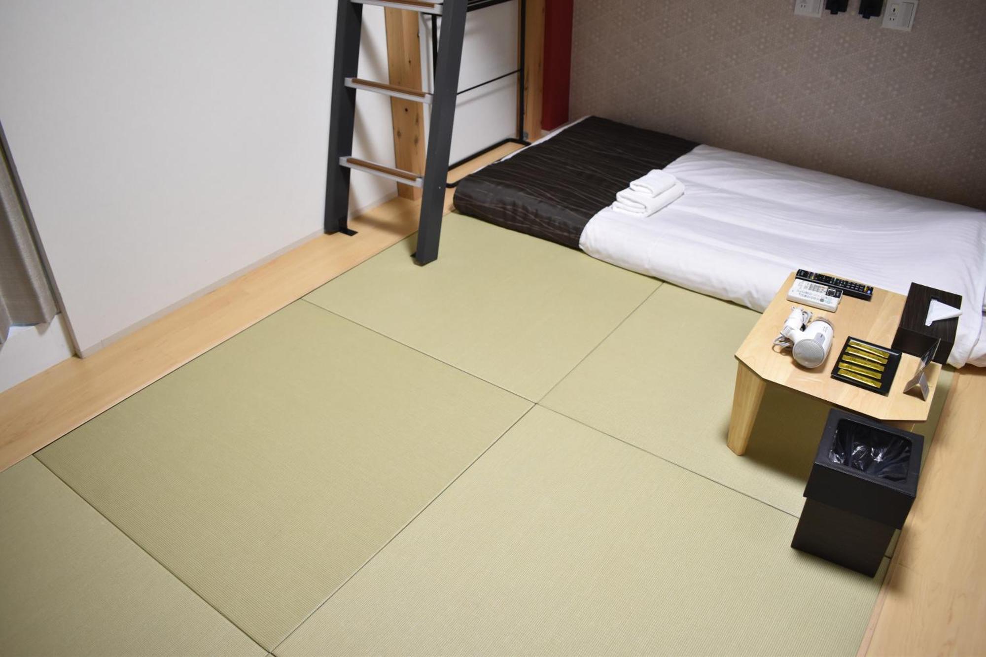 Shinsaibashi House Hotel Osaka Phòng bức ảnh